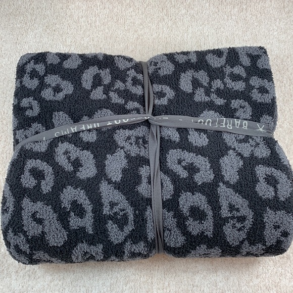 Barefoot Dreams Bedding Barefoot Dreams In The Wild Throw Blanket